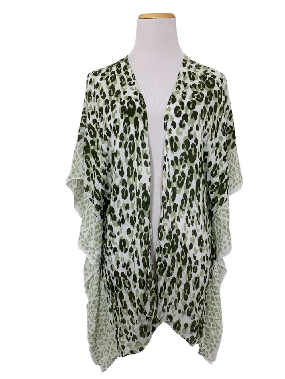 Chico’s Animal Print Kimono Topper Size S/M Green Lightweight